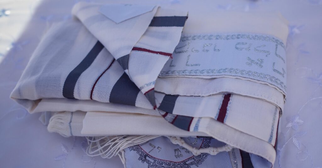 טלית מעוצבת עבור החתן