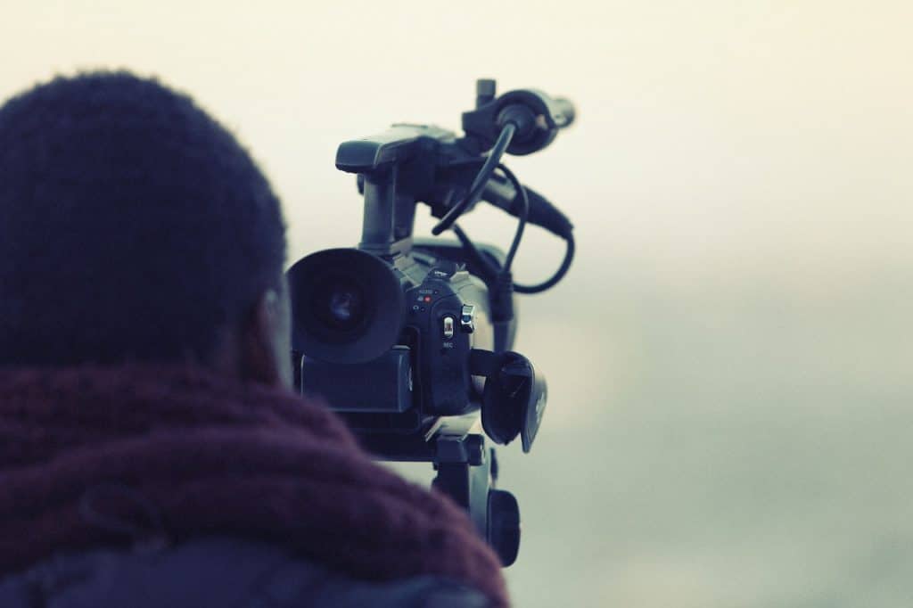 מפיק