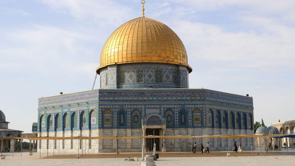 מבעד לעדשה: המסרים של כיפות בצילום